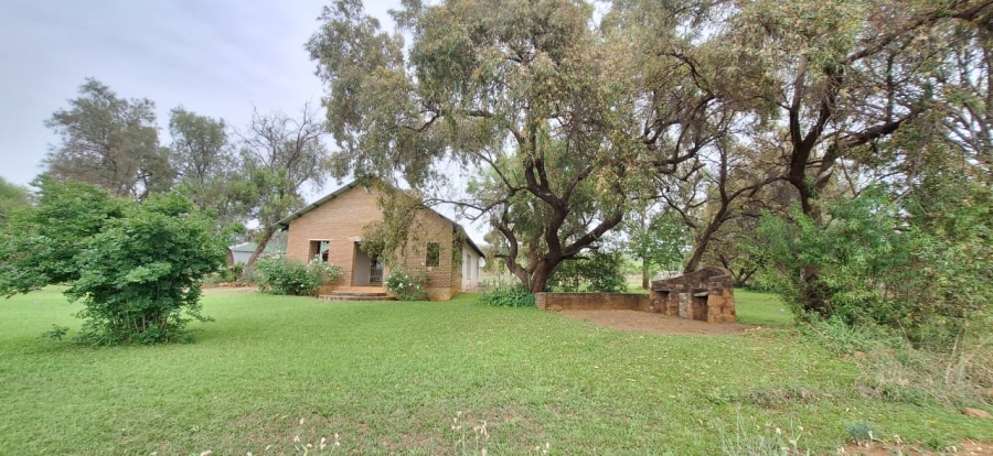 2 Bedroom Property for Sale in Swartruggens North West